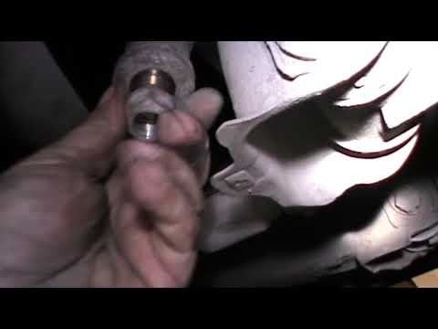 Видео: Замена втулок маятника и осмотр после 5 тыс пробега мерседес w124