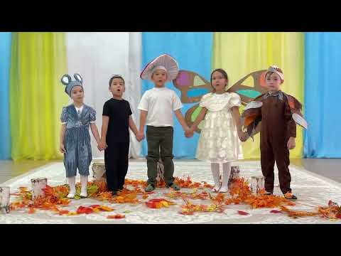 Видео: Сказка “Под грибом” / В. Сутеев