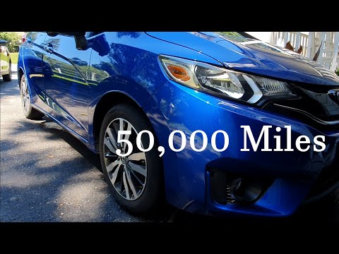 Видео: Отзыв владельца Honda Fit 2017 года выпуска