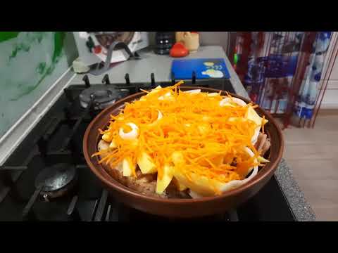 Видео: Свиные рёбра с овощами в тажине.