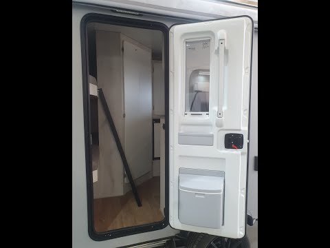 Видео: Двери для автодомов и спецтехники