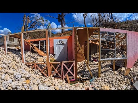 Видео: Я был в шоке, когда дорога обрушилась на мой дом. Я поехал в Дарлистон, Вестморленд, чтобы помочь...