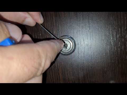 Видео: Вскрытие мебельного замка