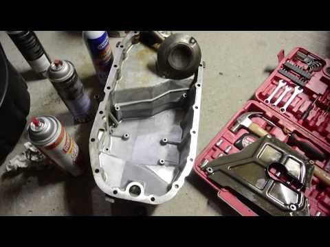 Видео: Снятие масляного поддона Saab и повторная герметизация прокладки Saab 9-3 9-5 9000