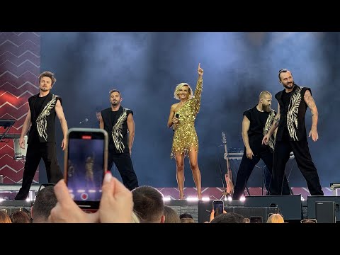 Видео: Полина Гагарина - Бабочки (Омск, Вокруг света)
