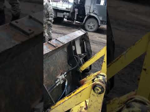 Видео: Замена манжета сальника Челюсти Экскаватор погрузчик new Holland