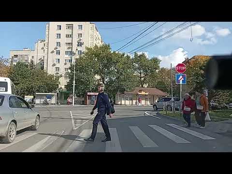 Видео: Анапа. 23.10.2025. Катаемся по городу. Что нового? Яндекс доставка мото на авто.