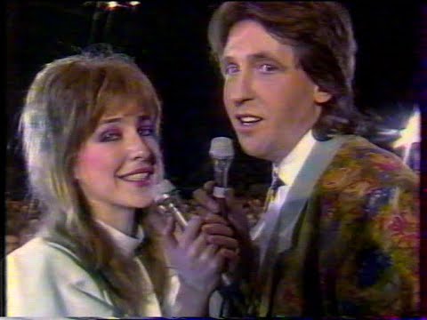 Видео: Екатерина Семёнова и Вячеслав Малежик - Любовь прекрасна и грустна (Шире Круг, 1988)