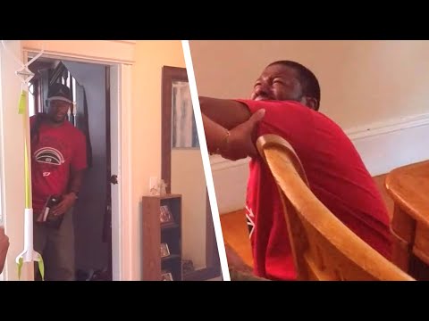 Видео: Парень НЕ ВИДЕЛ МАМУ Целых 10 Лет. Вдруг ОНА ПОЯВИЛАСЬ Прямо Перед Ним