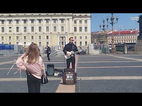 Видео: На Дворцовой площади