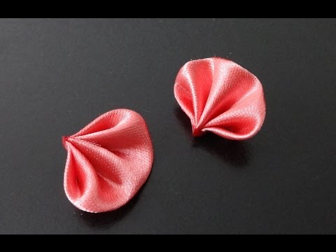 Видео: Круглый лепесток "Канзаши". (Два способа). Мастер класс .