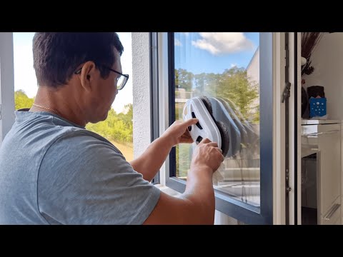 Видео: Юра против робота! Робот мойщик окон!