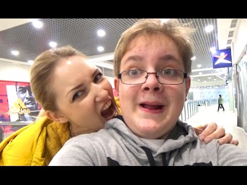 Видео: VLOG Алиса опять ноет ❄ Я научился прикольно прыгать на батутах ❄ Делаю фотки в фотобудке