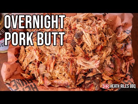 Видео: Копчение свиного окорока ночью на медленном огне на печи Traeger Ironwood XL | Хит Райлс, барбекю