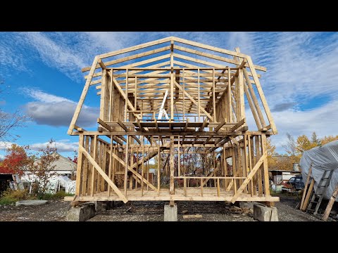 Видео: Строим дом в условиях крайнего севера. Часть 8. Осень! Потихоньку подходим к кровле.