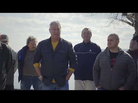 Видео: БАРОВЦИ С ЯХТИ ЗА МИЛИОНИ ГОНЯТ РИБАРИТЕ ОТ ВАРНЕНСКОТО ЧЕРНО МОРЕ. КОЙ СТОИ ЗАД ТЯХ?! ПРОТЕСТ!