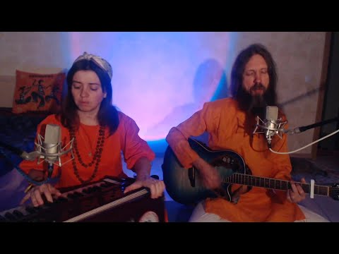 Видео: Прабхат Самгит №163 "МОНКЕ КОНО" Киртан "БАБА НАМ КЕВАЛАМ" | Пурушоттама, Арпита