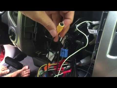 Видео: Как подключить штатную камеру заднего вида к штатной магнитоле — Toyota Tacoma