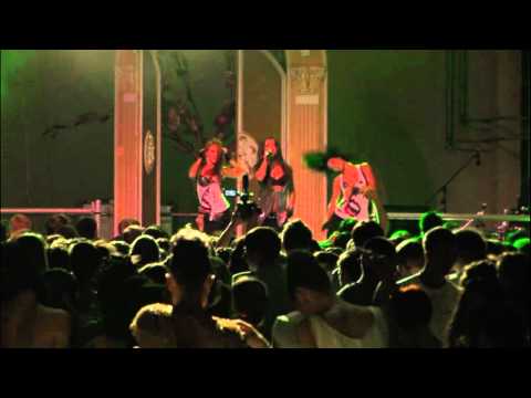 Видео: Нюша на выпускном Золотые Мечты