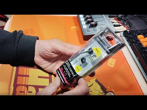 Видео: Распаковка и подключение наушников Audio Technica ATH CK500M....