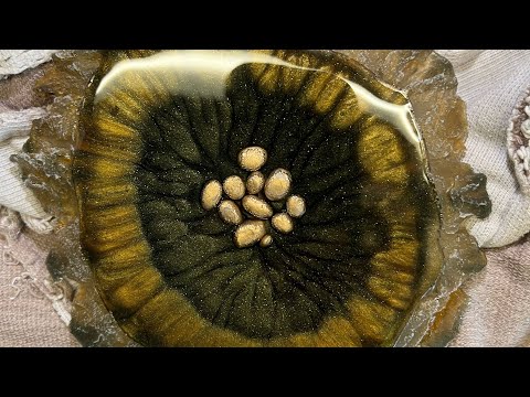 Видео: Магические эффекты в подстаканниках из эпоксидной смолы