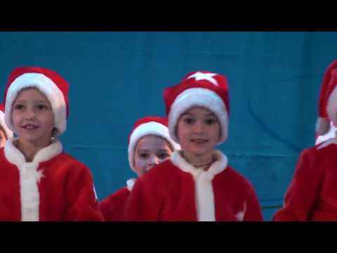 Видео: Детский танец "МАЛЕНЬКИЕ САНТЫ"