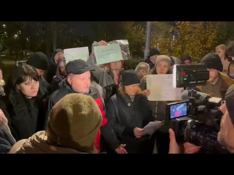 Видео: В Химках интересуются: перекрывать ли Ленинградское шоссе?