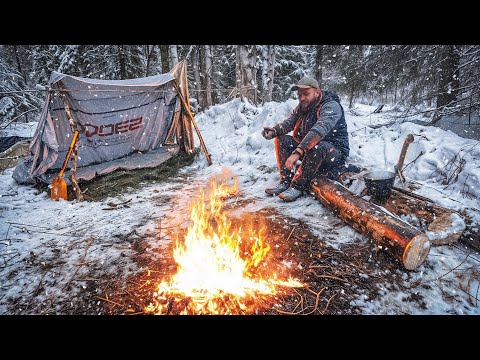 Видео: ОСТАЛСЯ В ТАЙГЕ! ЗАВАЛИЛО СНЕГОМ | НОЧЬ У КОСТРА | СОБИРАЮ ШУЛЬТУ и ЧАГУ! Лесная кухня