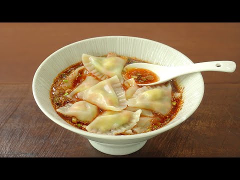 Видео: Легкий китайский суп с пельменями и овощами :: Как приготовить маленькие пельмени