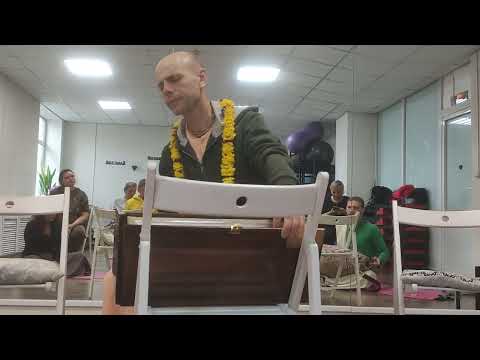 Видео: Праздник Говардхана Пуджа. Уход Шрилы Прабхупады. Е.М. Шачисута Прабху. 26.10.2025. Киртан.