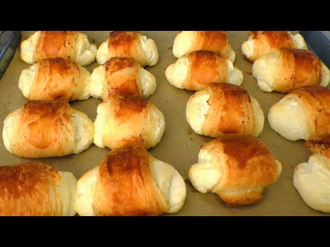 Видео: Слойки с творогом - простая и очень вкусная выпечка к чаю.