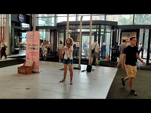 Видео: Музыка в ТЦ