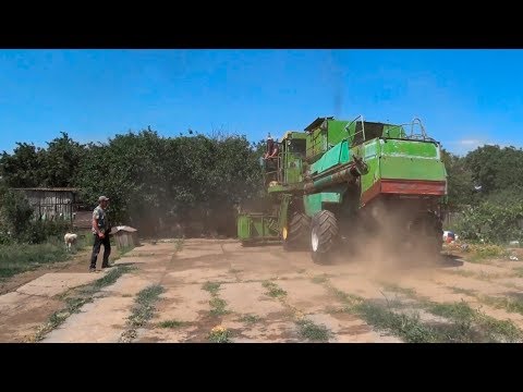Видео: Первый запуск комбайна ДОН-1500Б! Ремонт ГАЗ-53. Обзор полей..