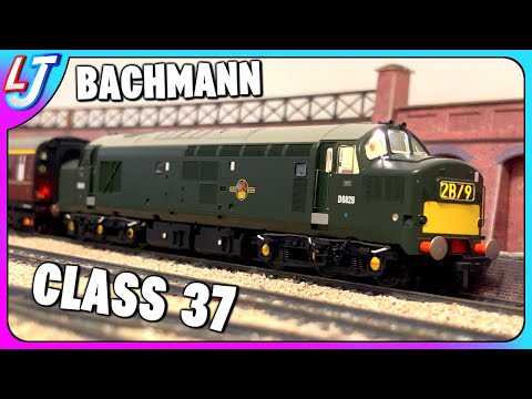 Видео: Бахманн — 37-й класс, зелёный, со звуком и светом DCC! (Распаковка и обзор)