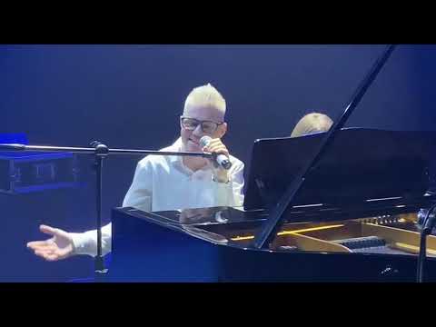 Видео: Александр Лисихин и Анна Шмидт - Поём с залом 19.04.24