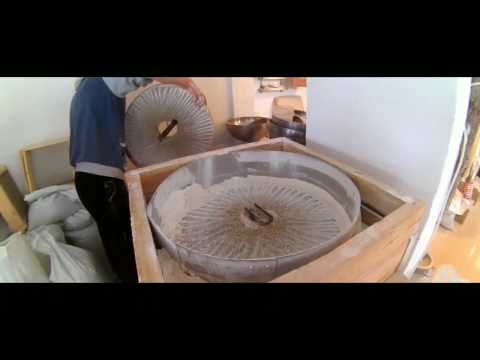 Видео: Обзор мельницы со старинными каменными жерновах. Часть 2. 10 мин.
