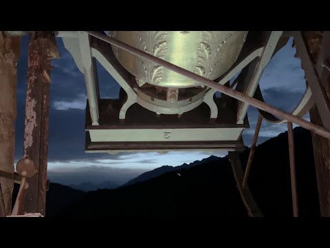 Видео: Звон колоколов в Мергоццо в честь прибытия Девы Марии с озера