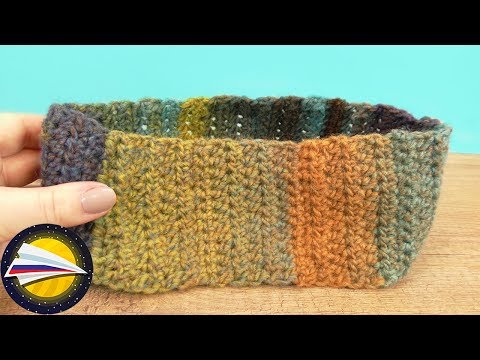 Видео: Повязка на голову крючком из градиентной пряжи | Узор из полустолбиков и столбиков без накида