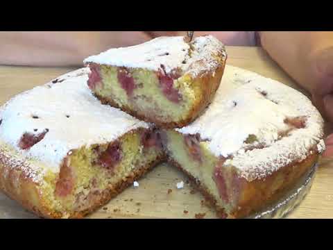 Видео: Клубничный пирог БЕЗ ДУХОВКИ и Миксера! Чудо на СКОВОРОДЕ  ОДНИ плюсы: вкусно ,много, доступно!