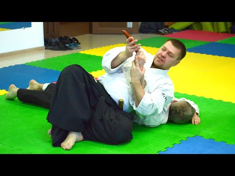 Видео: Айкидо - упражнения с танто ( деревянный нож)