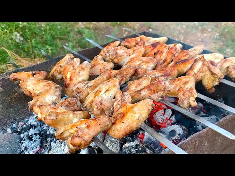 Видео: КУРИНЫЕ КРЫЛЫШКИ на МАНГАЛЕ