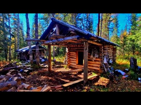 Видео: Живём в тайге. Снова ломаем и строим. Ремонт таёжной избушки.