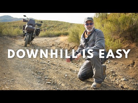 Видео: Ездить по грунтовым и гравийным холмам легко — учитесь у профессионала в этом коротком уроке