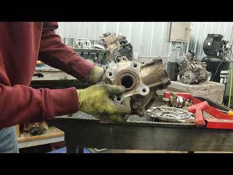 Видео: Ремонт заднего дифференциала Polaris Magnum. Часть 1