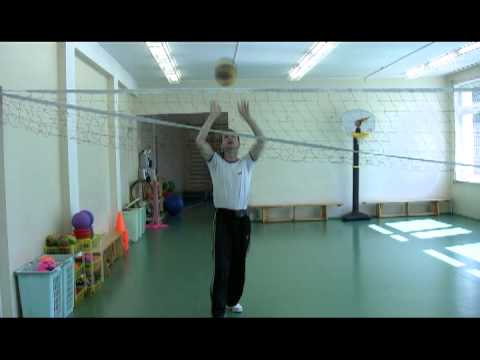 Видео: Броски мяча через волейбольную сетку