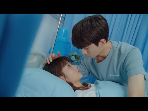 Видео: Золушка случайно жила с генеральным директором, и он всю ночь о ней заботился