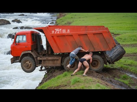 Видео: Слабоумие и Отвага! Идиоты, Которым Не Стоило Выдавать Водительские Права!