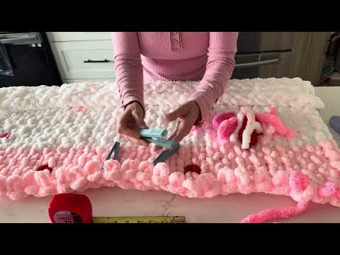 Видео: Как добавить сердечки на объемное одеяло