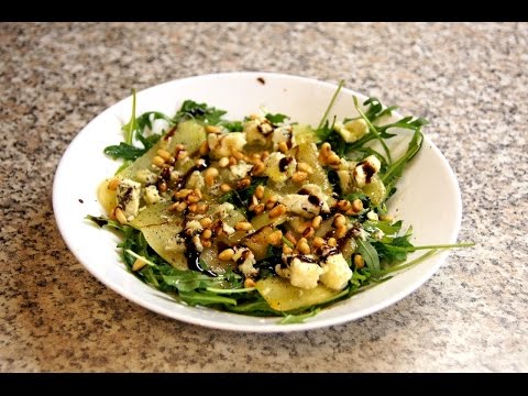 Видео: Вкуснейший салат! Руккола с томленой грушей, и сыром дорблю
