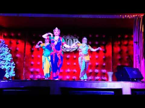 Видео: Индийский танец Apsara Aali Bollywood dance by Apsara.ru dancers